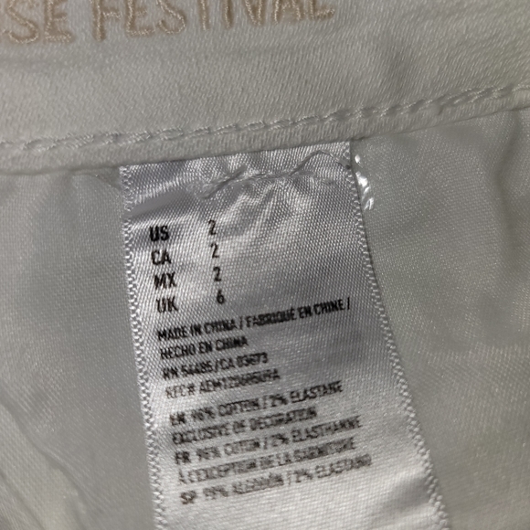 American Eagle hi rise festival short - Picture 4 of 6